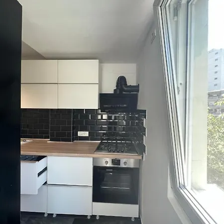 Modern In * Bükreş