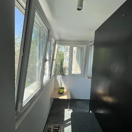 Apartament Modern In *