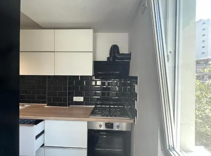 Modern In * Bukurešť